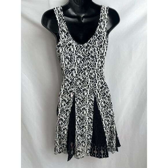 a'reve Romantic Lace Insert Floral Mini Dress Black White Size S Retro A Line - Picture 6 of 12